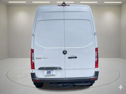 Used 2025 Mercedes-Benz Sprinter 2500 image 5