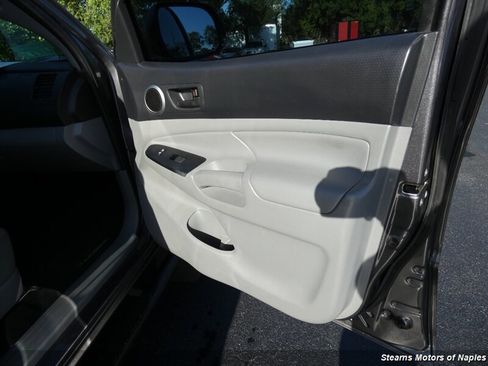 Used 2014 Toyota Tacoma PreRunner w/ SR5 Package image 50