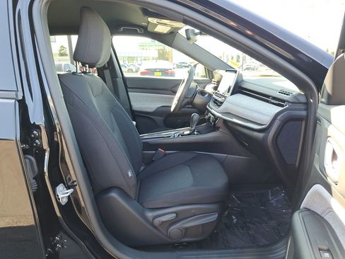 Used 2025 Jeep Compass Sport AWD/4WD image 17