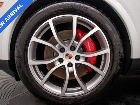 Used 2025 Porsche Cayenne S AWD/4WD image 29
