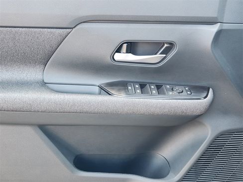 New 2025 Nissan Kicks SV w/ SV Premium Package image 17