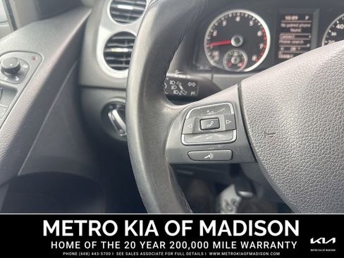 Used 2013 Volkswagen Tiguan S image 19
