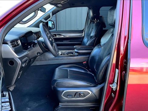 Used 2023 Jeep Wagoneer Series III w/ Rear Seat Video Group 1 image 22