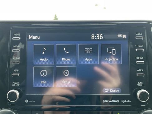 Used 2021 Toyota Highlander XLE AWD/4WD image 19