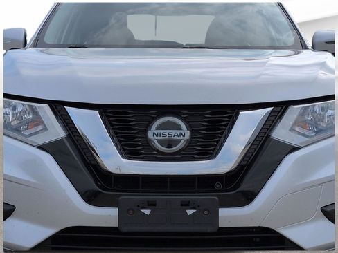 Certified 2018 Nissan Rogue SV image 32