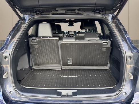 Used 2022 Toyota Highlander XSE image 17