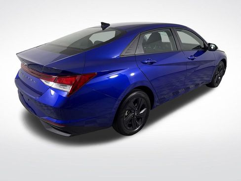 Certified 2023 Hyundai Elantra SEL FWD image 3