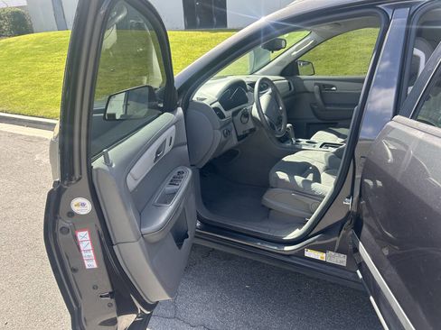 Used 2016 Chevrolet Traverse LS FWD image 5
