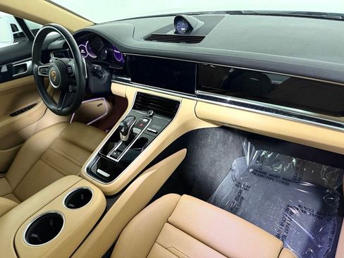 Used 2022 Porsche Panamera 4 w/ Premium Package AWD/4WD image 26