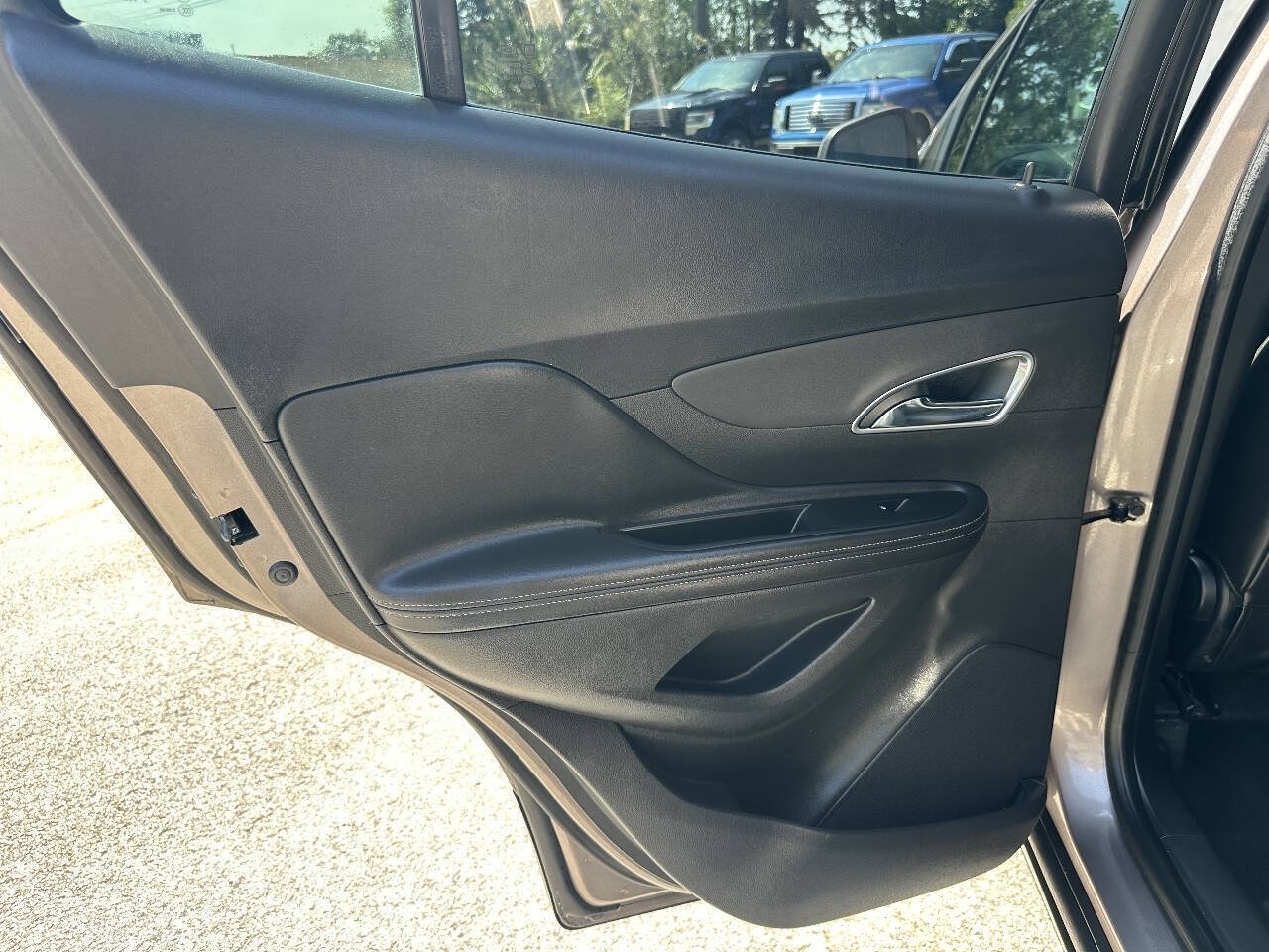 Used 2014 Buick Encore FWD image 13