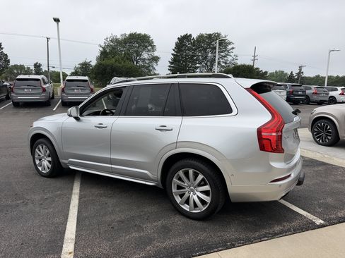 Used 2017 Volvo XC90 T6 Momentum w/ Vision Package AWD/4WD image 5