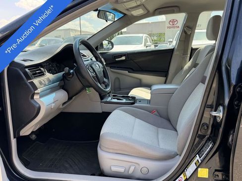 Used 2012 Toyota Camry LE FWD image 14