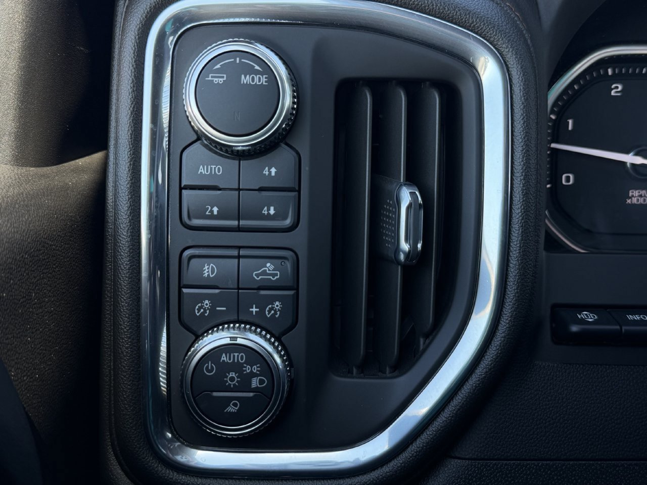 Used 2023 GMC Sierra 3500 AT4 w/ AT4 Premium Plus Package AWD/4WD image 20