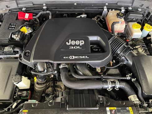Used 2022 Jeep Wrangler Unlimited Sport AWD/4WD image 17