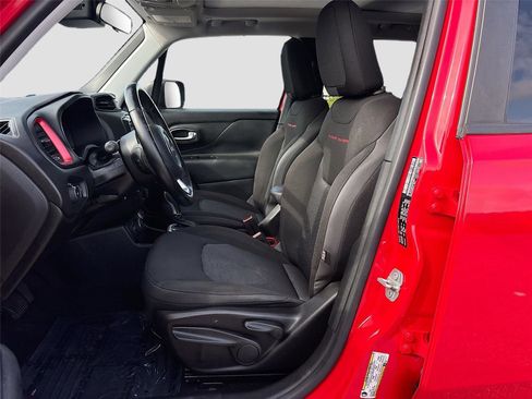 Used 2018 Jeep Renegade Trailhawk AWD/4WD image 20