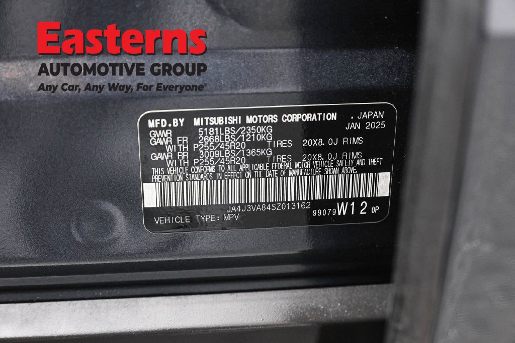 Used 2025 Mitsubishi Outlander SE FWD image 38