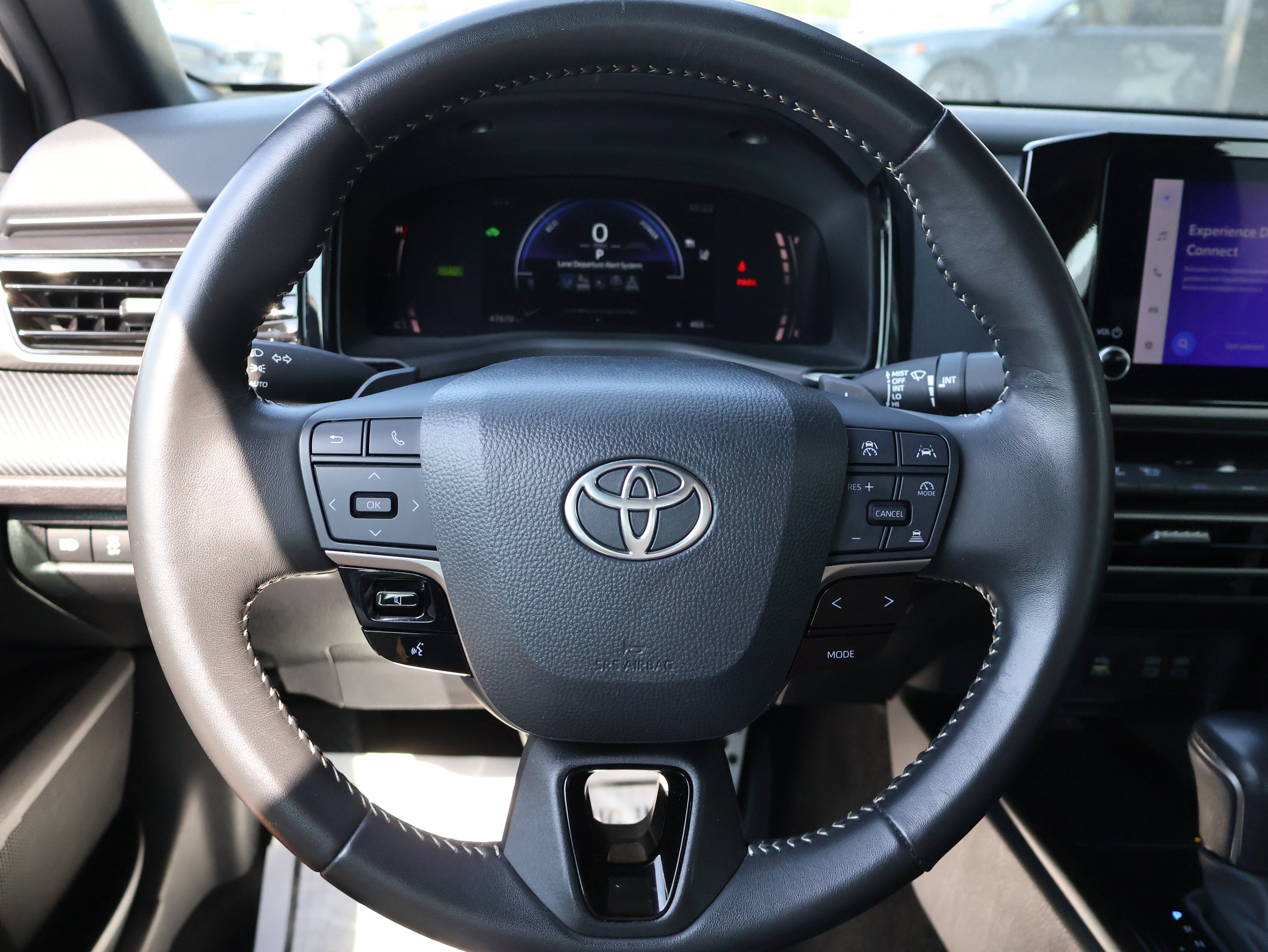 Used 2025 Toyota Camry SE FWD image 26