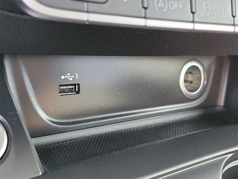 Used 2019 Audi A4 2.0T Premium image 34