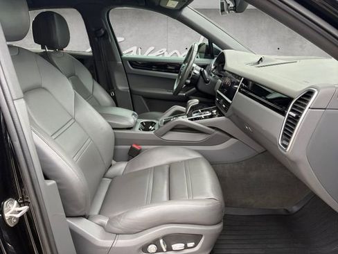Used 2021 Porsche Cayenne Coupe AWD/4WD image 24