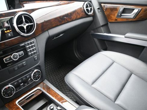 Used 2015 Mercedes-Benz GLK 350 4MATIC image 6