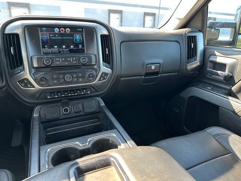 Used 2015 Chevrolet Silverado 2500 LTZ image 11