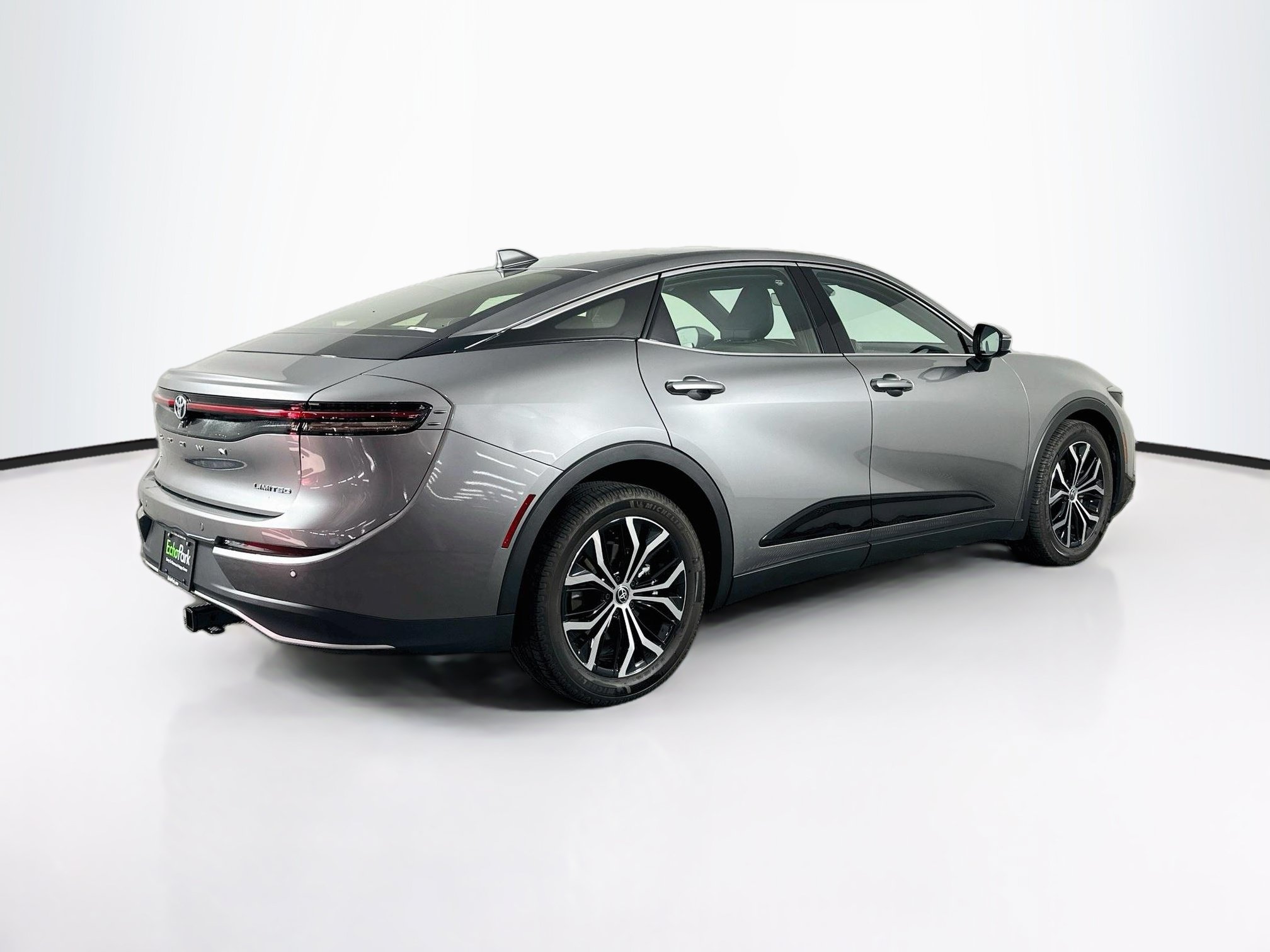 Used 2023 Toyota Crown AWD/4WD image 9