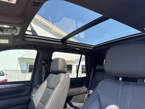 Used 2023 Chevrolet Tahoe RST w/ Luxury Package AWD/4WD image 3