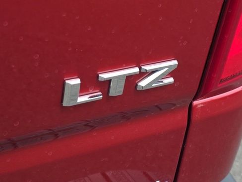 Used 2025 Chevrolet Silverado 1500 LTZ w/ LTZ Convenience Package II AWD/4WD image 23