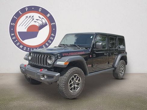 Used 2025 Jeep Wrangler Unlimited Rubicon AWD/4WD image 2