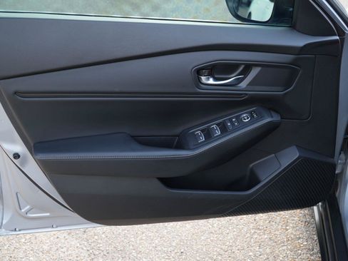 Used 2023 Honda Accord Sport image 4