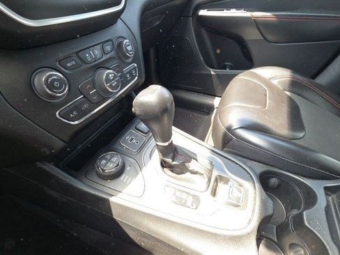 Used 2022 Jeep Cherokee Trailhawk w/ Sound & Nav Group AWD/4WD image 20