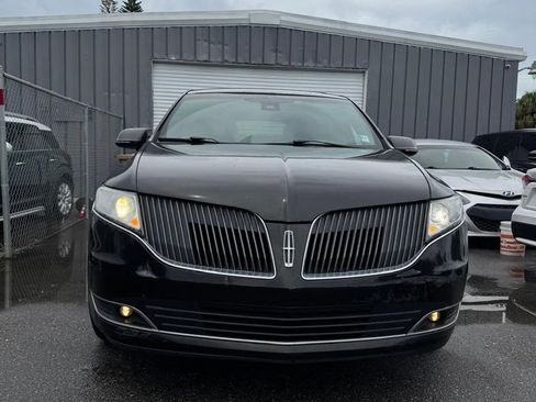 Used 2015 Lincoln MKT AWD image 5