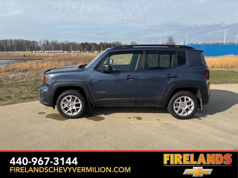 Used 2022 Jeep Renegade Latitude w/ Convenience Group image 3