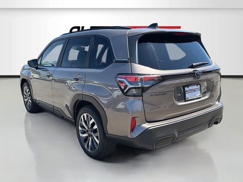 Used 2025 Subaru Forester Touring AWD/4WD image 5