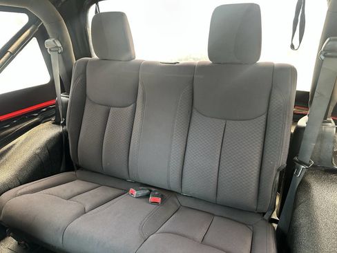 Used 2013 Jeep Wrangler Rubicon w/ Connectivity Group AWD/4WD image 15