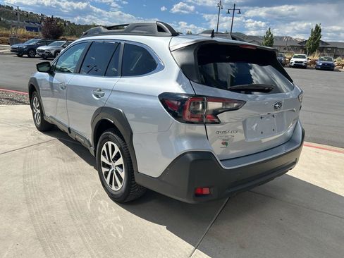 Certified 2023 Subaru Outback Premium AWD/4WD image 7
