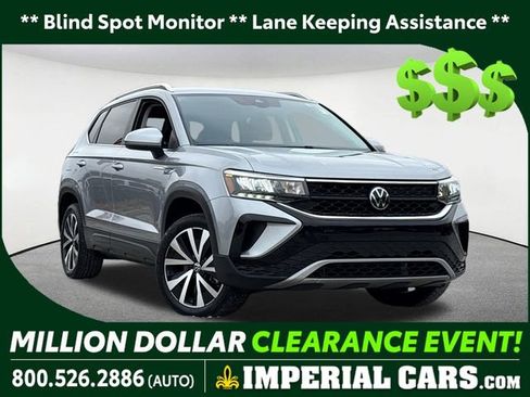 Used 2024 Volkswagen Taos SE image 1