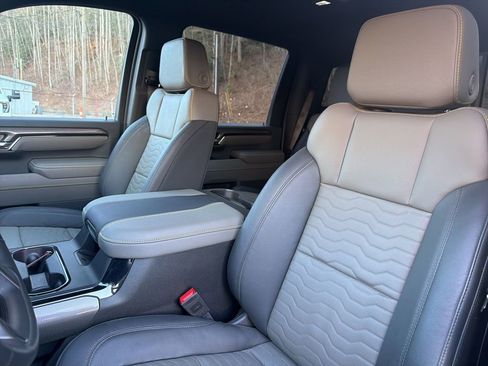 Certified 2024 Chevrolet Silverado 2500 ZR2 w/ Technology Package image 9