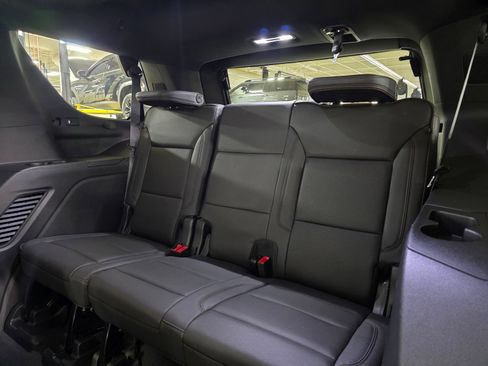 Used 2023 Chevrolet Tahoe High Country w/ Premium Package AWD/4WD image 10