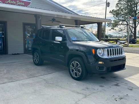 Used 2017 Jeep Renegade Limited image 3