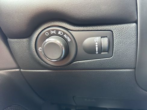Used 2025 Dodge Durango R/T AWD/4WD image 27