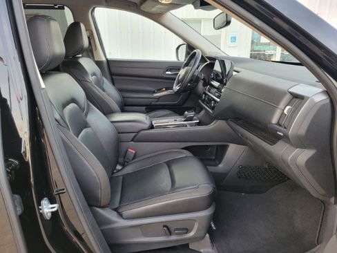 Used 2022 Nissan Pathfinder SL w/ SL Premium Package FWD image 28