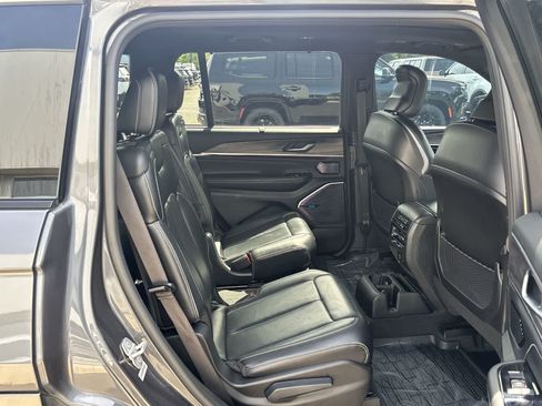 Certified 2021 Jeep Grand Cherokee L Overland w/ Luxury Tech Group IV AWD/4WD image 10