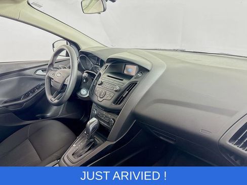 Used 2016 Ford Focus SE image 25