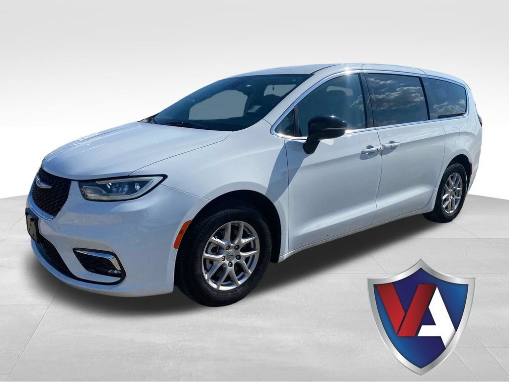 Used 2024 Chrysler Pacifica Touring-L FWD 360° Tour