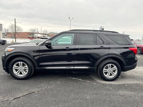 Used 2022 Ford Explorer XLT w/ Class IV Trailer Tow Package image 2