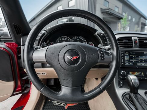 Used 2007 Chevrolet Corvette Coupe w/ Preferred Equipment Group RWD image 29