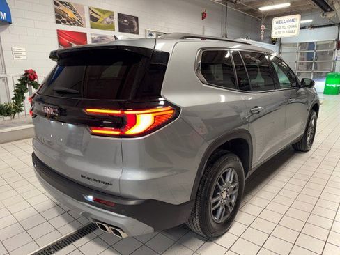 Used 2025 GMC Acadia Elevation image 3