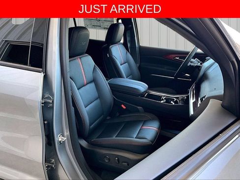 New 2026 Chevrolet Traverse RS w/ LPO, Floor Liner Package FWD image 5