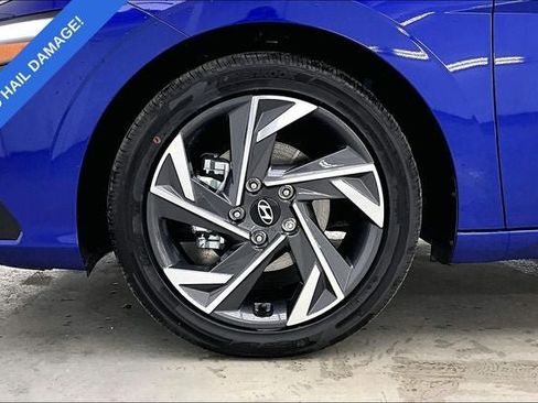Used 2025 Hyundai Elantra Limited FWD image 15